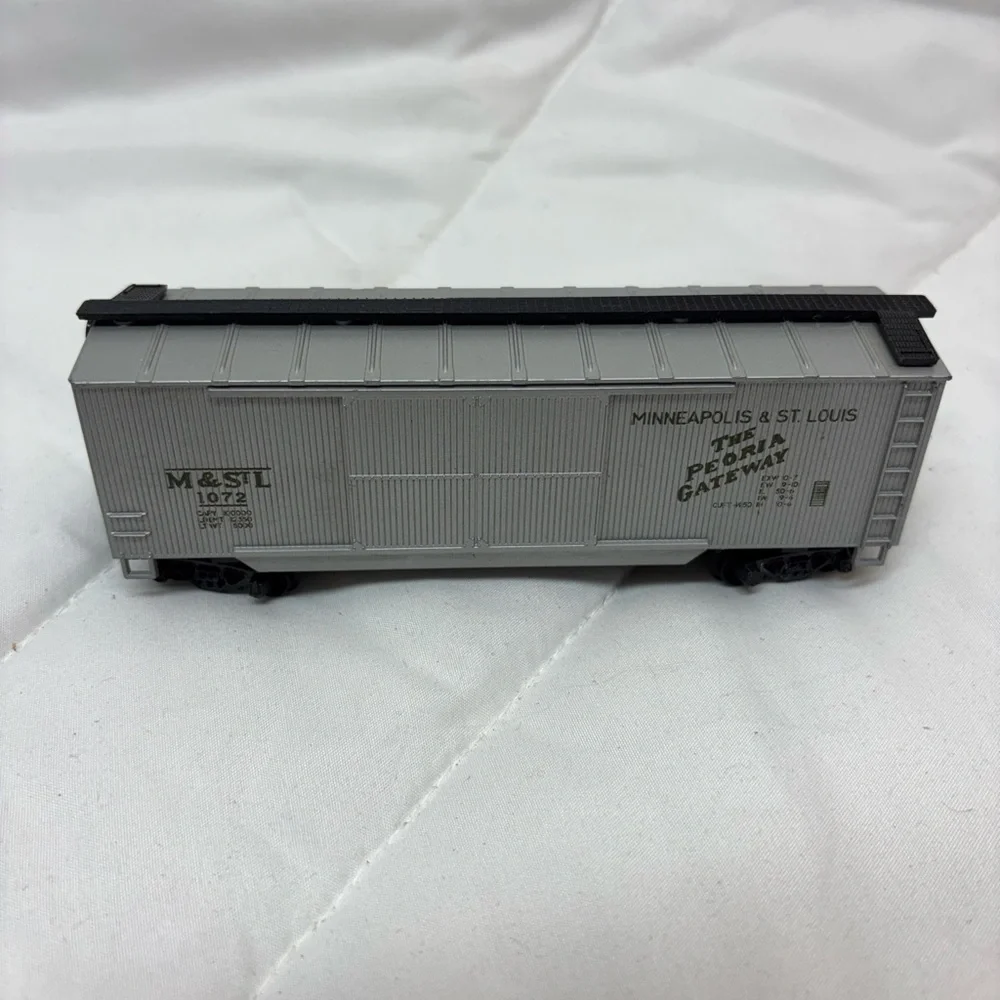 Model Power HO Scale Minneapolis & St. Louis, The Peoria Gateway Box Car.